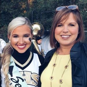 Meet your Posher, Laura